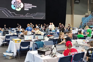 В Оренбурге проходят соревнования по робототехнике и спортивному программированию